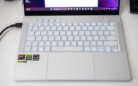 asus rog zephyrus g14 2024 teclado