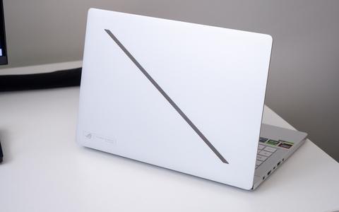 asus rog zephyrus g14 2024 trasera