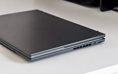 asus zenbook duo 2025 detalles calidad