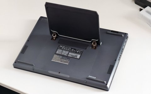 asus zenbook duo 2025 parte trasera