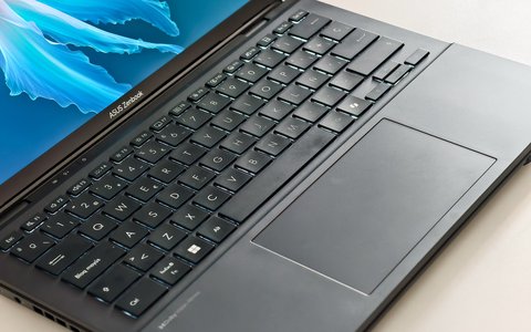 asus zenbook duo 2025 teclado
