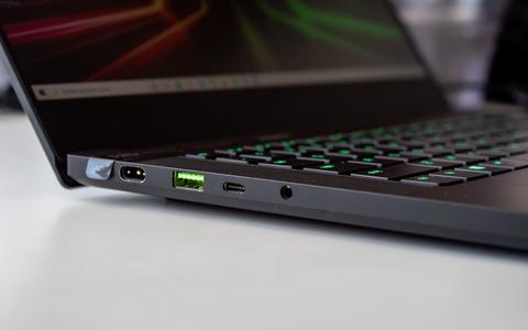 razer blade 14 perfil izquierdo