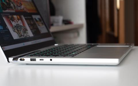 razer blade 14 2024 lateral izquierdo