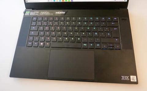 razer blade 15 2021 touchpad