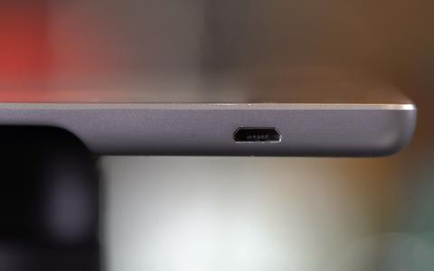 kindle oasis conector micro usb