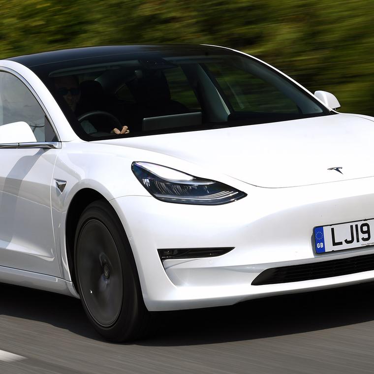 investigadores hackean tesla vulnerabilidad hardware amd no parcheable