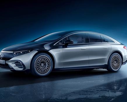 mercedes quiere acostumbrar clientes a funciones de pago