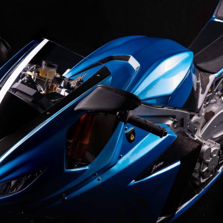 moto deportiva lightning strike presentada