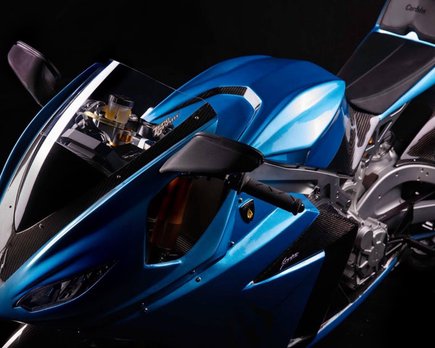 moto deportiva lightning strike presentada