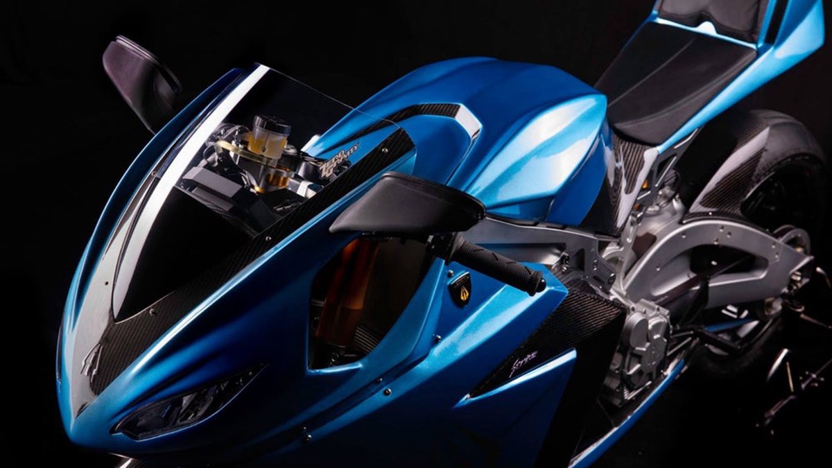moto deportiva lightning strike presentada
