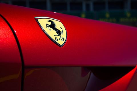 primer ferrari electrico 2025