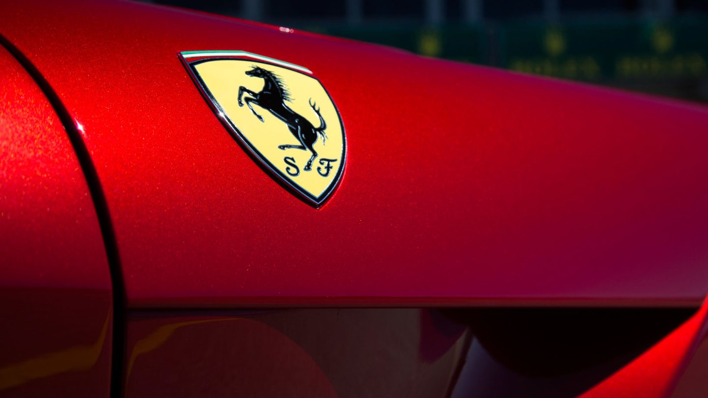 primer ferrari electrico 2025
