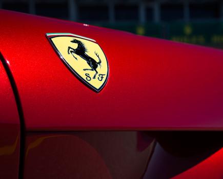 primer ferrari electrico 2025