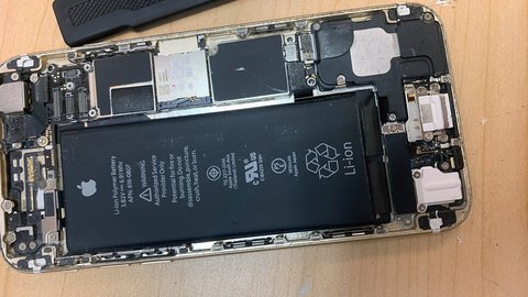 apple aumenta casi un 60% el precio del cambio de batería