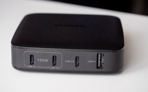 ugreen 100w usb c desktop charger puertos