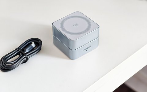 ugreen 25w magnetic iphone charger apple watch compacto