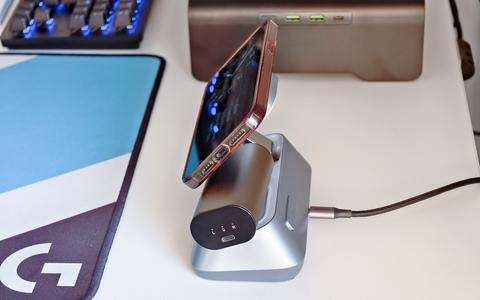 ugreen 3 in 1 magnetic charger 25w movil horizontal auriculares