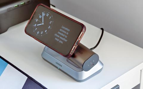 ugreen 3 in 1 magnetic charger 25w movil horizontal standby