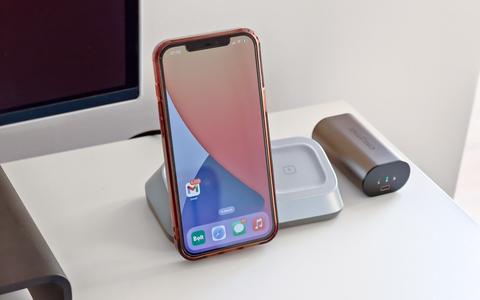 ugreen 3 in 1 magnetic charger 25w telefono vertical