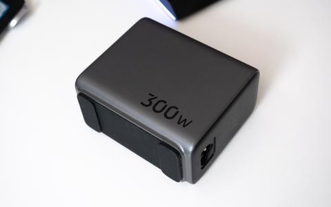 ugreen nexode 300w gan desktop charger base