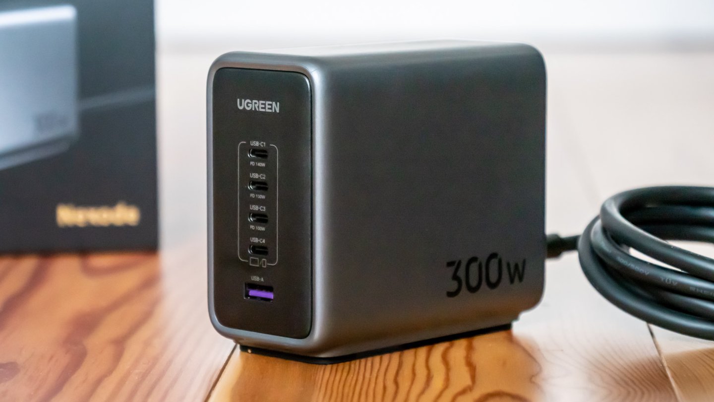 ugreen nexode 300w gan desktop charger