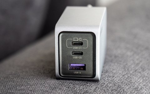 ugreen nexode pro 100w gan fast charger puertos