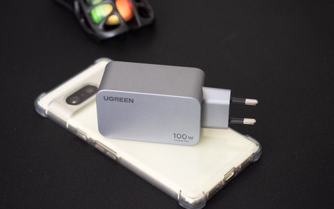 ugreen nexode pro 100w gan fast charger tamano