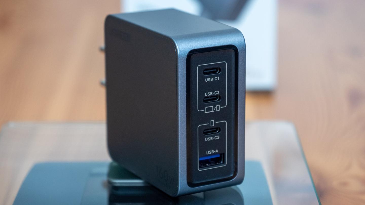 ugreen nexode pro 160w gan fast charger