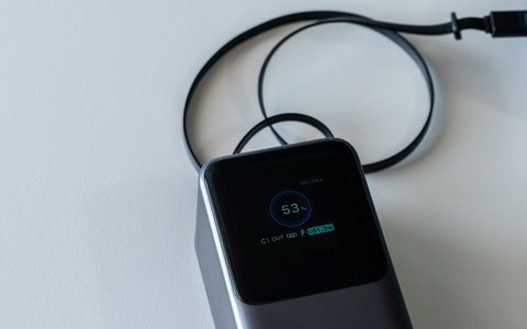 powerbank nexode cable retractil funcionado