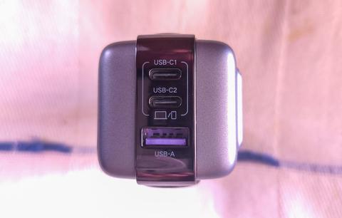 ugreen nexode rg 65w charger puertos