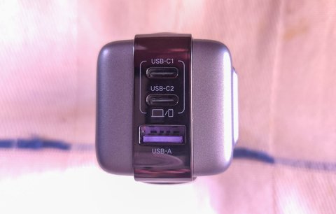ugreen nexode rg 65w charger puertos