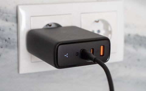 voltme revo 140w gan charger uso