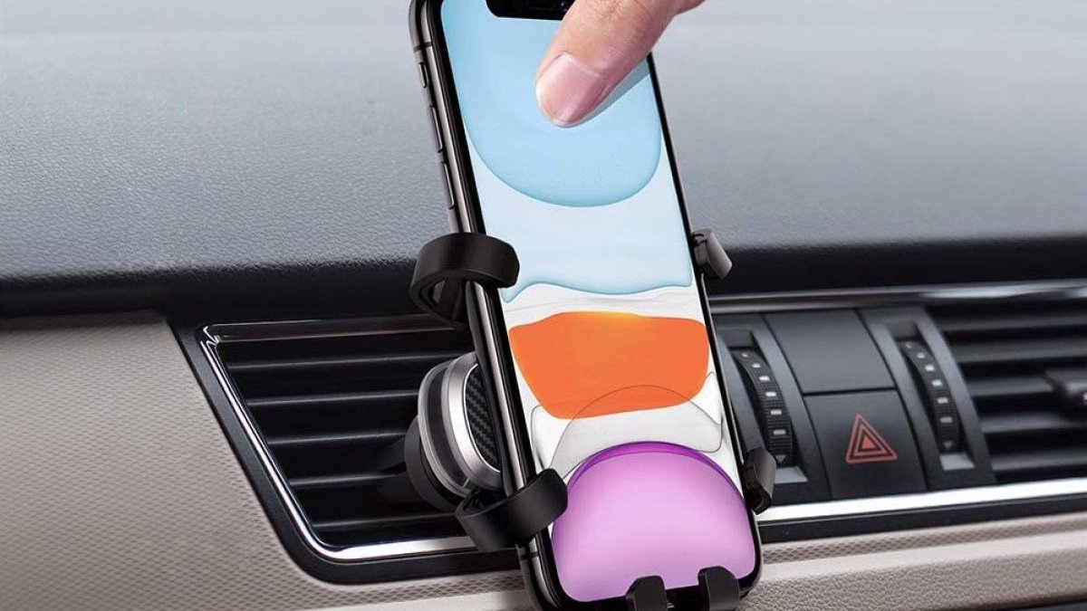 como tienen que ser soportes moviles coche en espana dgt