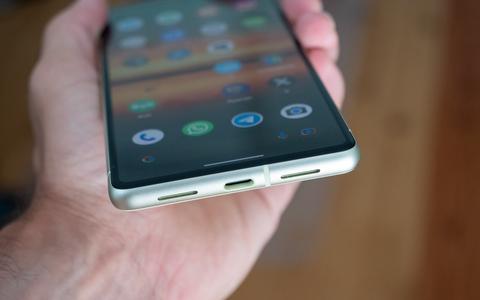 google pixel 7 inferior