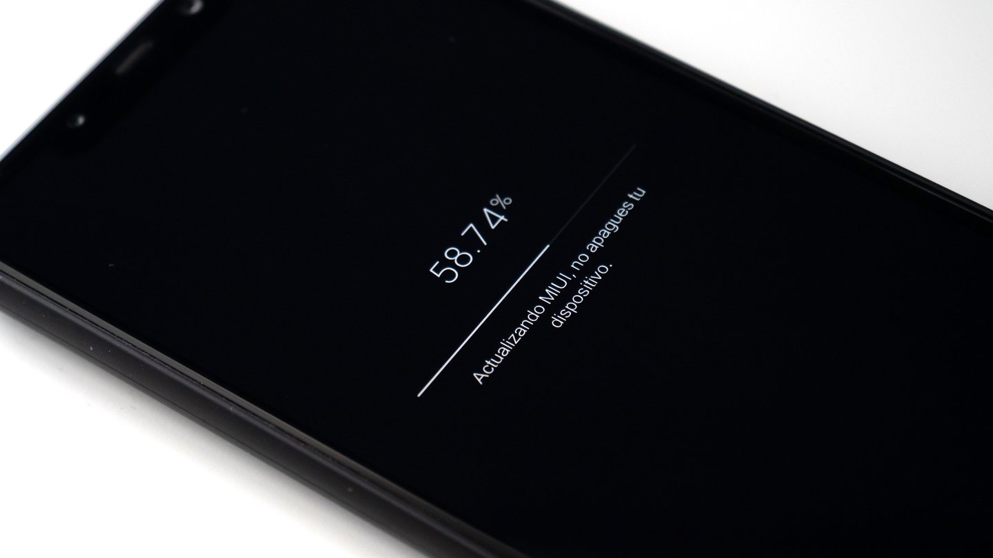 miui 10 3 4 pocophone f1 widevine l1 4k60 video game turbo