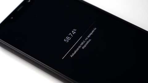 miui 10 3 4 pocophone f1 widevine l1 4k60 video game turbo