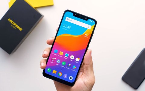 xiaomi pocophone f1 diseno