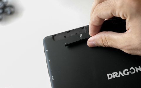 dragon touch max10 microsd