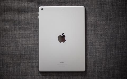 apple ipad 2018 6 generacion parte trasera