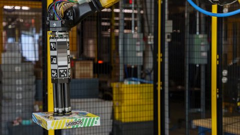 robots amazon 2
