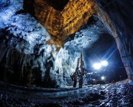 científicos afirman que las baterías gravitatorias de las minas abandonadas podrían suministrar energía a todo el planeta