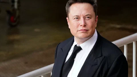 elon musk persona mas rica
