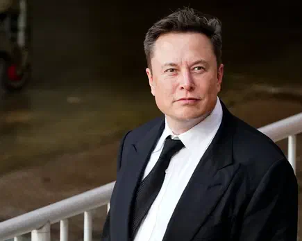 elon musk persona mas rica