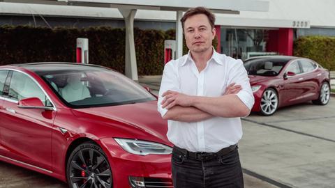 tesla elon musk vende acciones