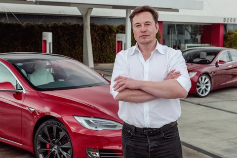 tesla elon musk vende acciones