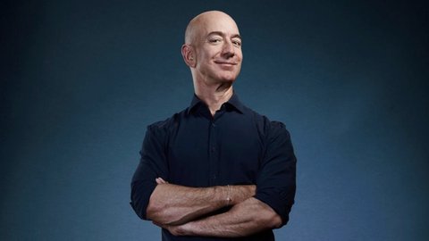 jeff bezos aconseja tener cuidado con el dinero en estas fiestas