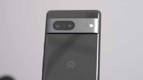 los pixel 7 y 7 pro aparecen en vídeo y muestran el tamaño de la batería