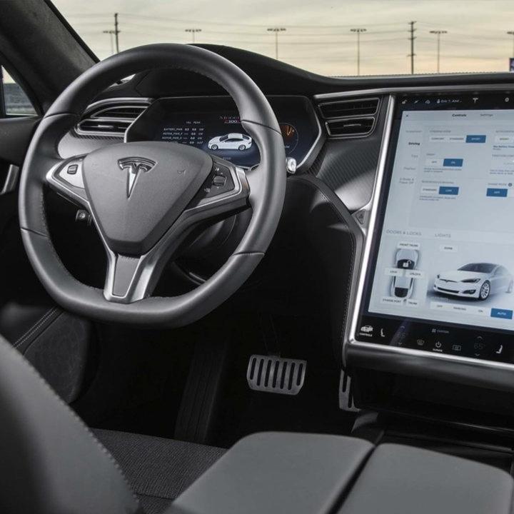 tesla implante chip
