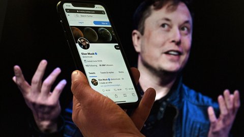 elon musk suspende cuentas identidad