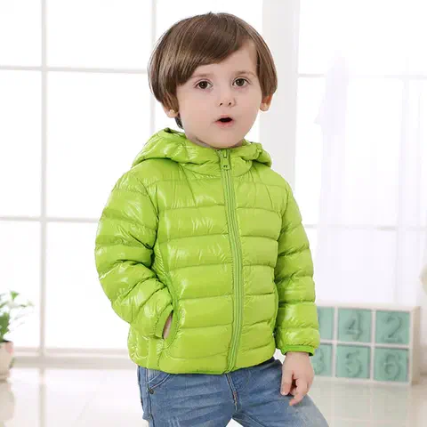 plumas estilo uniqlo niño opcion 2